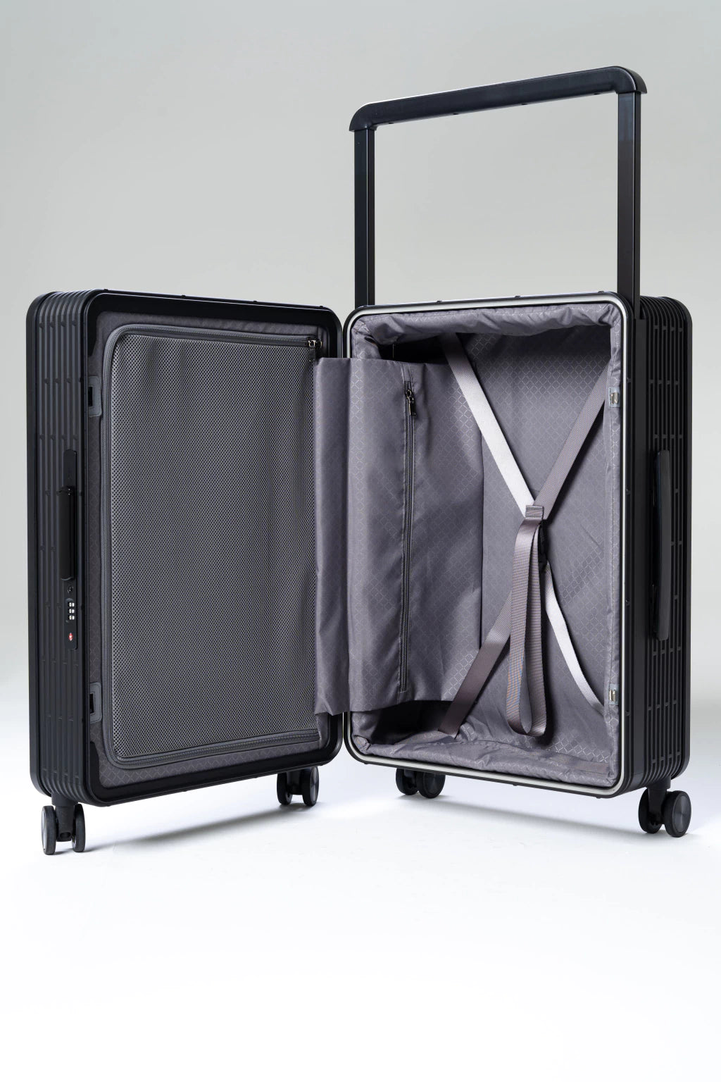 Mala TRAVIX Média Preta Exclusive 23kg